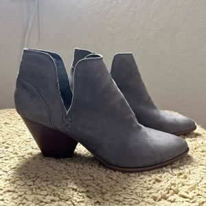 Womens Frye Reina Cut Out Ankle Suede Leather Taupe Gray Heeled Booties Size 10